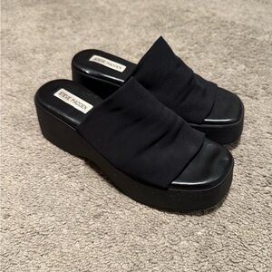 Steve Madden Black Platform Slides